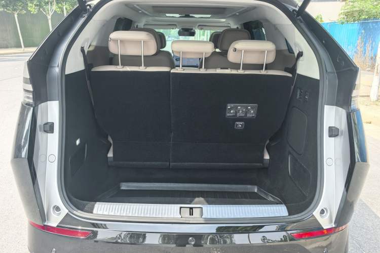 Used XPeng X9 2024 702 Ultra-Long Range Pro Trunk