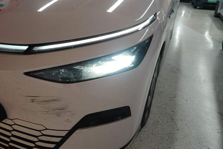 Used XPeng X9 2024 702 Ultra-Long Range Max Left Front Headlight