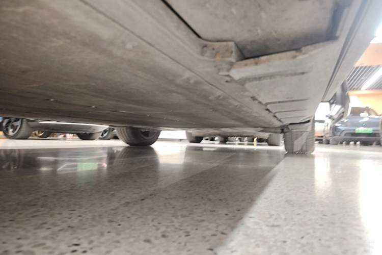 Used XPeng X9 2024 702 Ultra-Long Range Max Left Side Sill