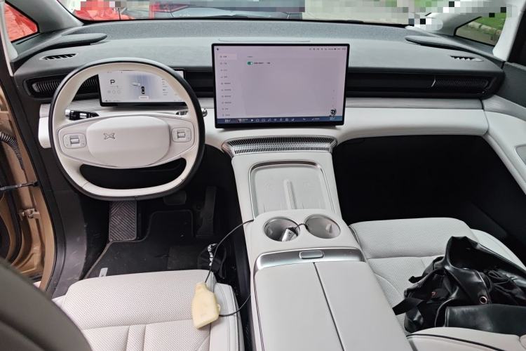 Used XPeng X9 2024 610 Long-Range Pro Center Console