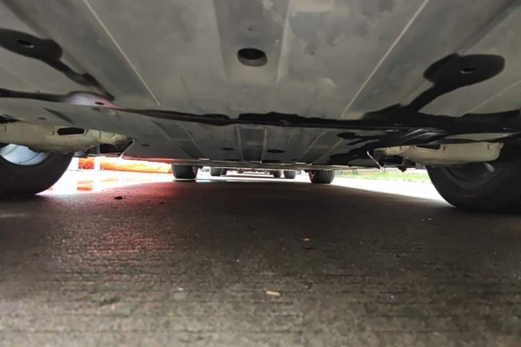Used XPeng X9 2024 610 Long-Range Pro Chassis Rear