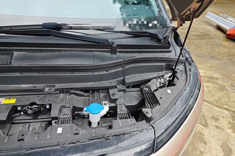 Used XPeng X9 2024 610 Long-Range Pro Engine Bay Left
