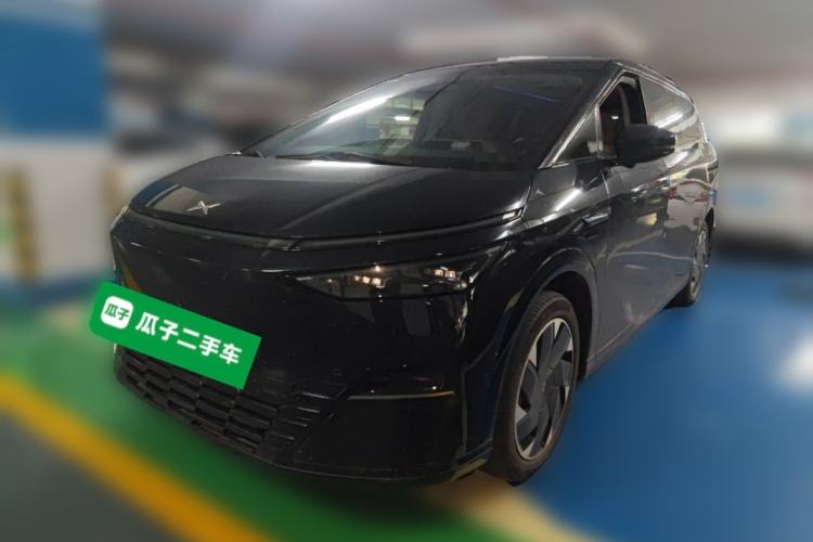 Used XPeng X9 2024 702 Ultra-Long Range Max Front Left 45 Deg