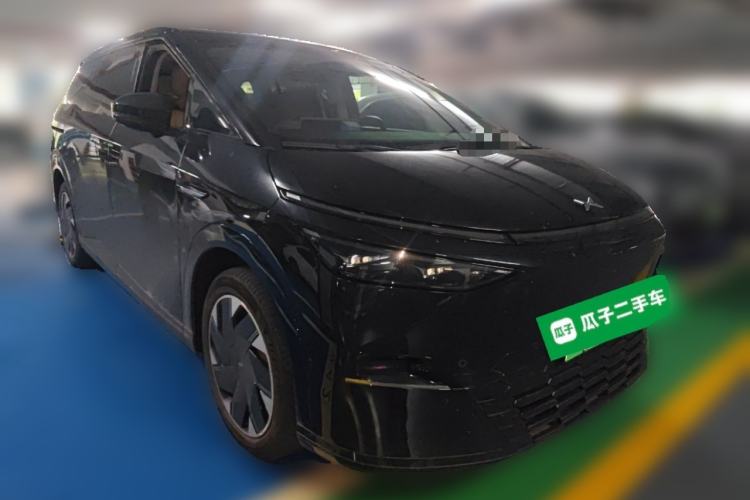 Used XPeng X9 2024 702 Ultra-Long Range Max Front Right 45 Deg