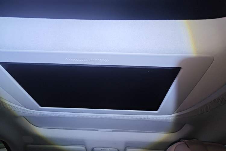 Used XPeng X9 2024 702 Ultra-Long Range Max Headliner