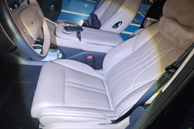 Used XPeng X9 2024 702 Ultra-Long Range Max Left Front Seat