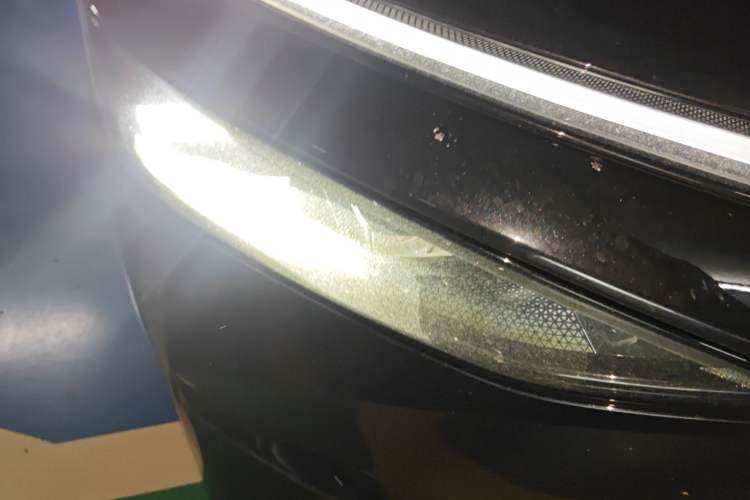 Used XPeng X9 2024 702 Ultra-Long Range Max Right Front Headlight