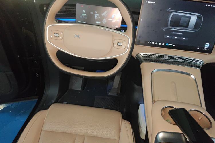 Used XPeng X9 2024 702 Ultra-Long Range Max Steering Wheel