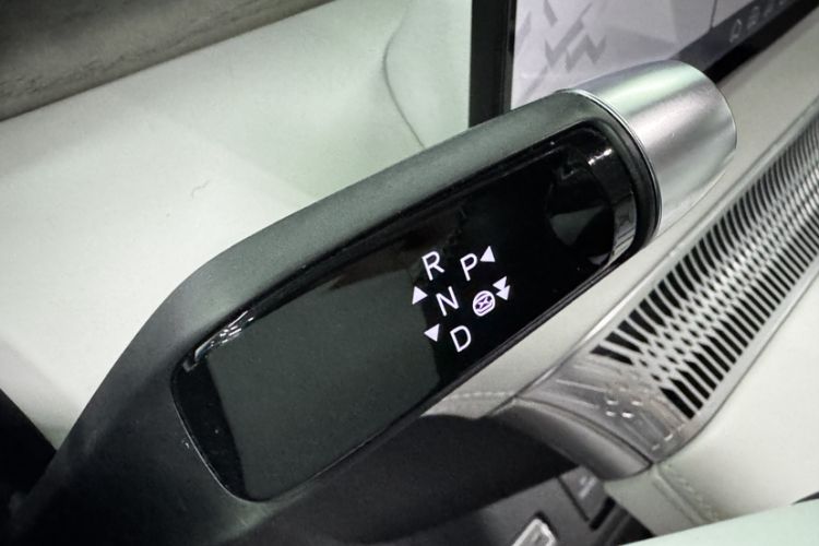 Used XPeng X9 2024 640 All-Wheel Drive High-Performance Max Gear Lever