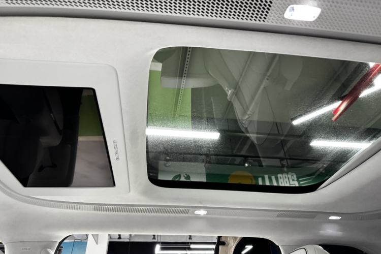 Used XPeng X9 2024 640 All-Wheel Drive High-Performance Max Headliner