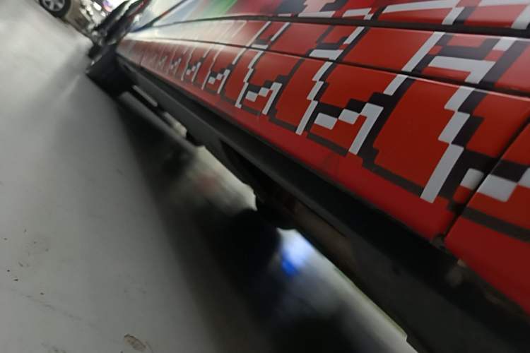 Used XPeng X9 2024 640 All-Wheel Drive High-Performance Max Right Side Sill