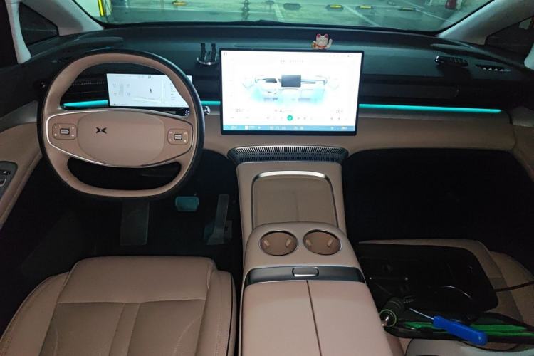 Used XPeng X9 2024 610 Long-Range Pro Center Console