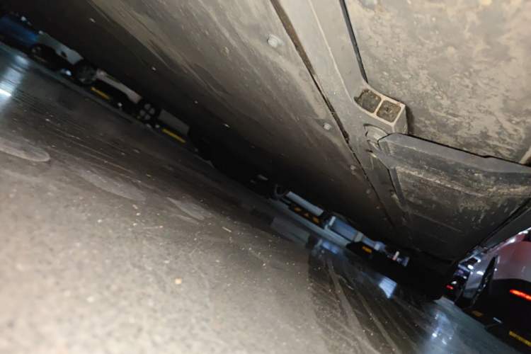 Used XPeng X9 2024 610 Long-Range Pro Chassis Front Left