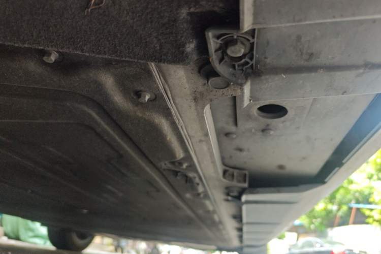 Used XPeng X9 2024 610 Long-Range Pro Chassis Front Left