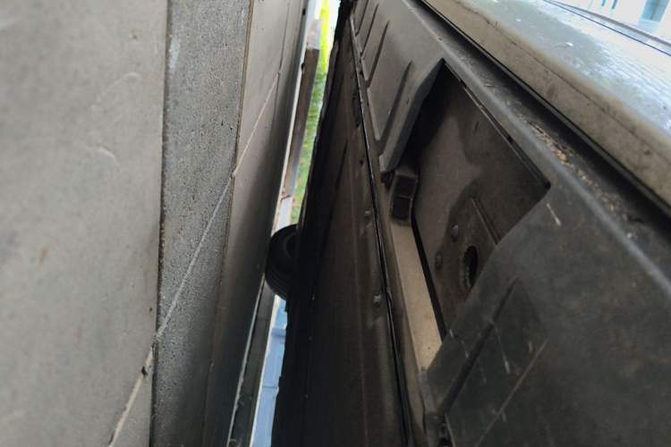 Used XPeng X9 2024 610 Long-Range Max Chassis Front Right