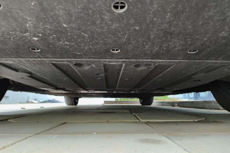 Used XPeng X9 2024 610 Long-Range Max Chassis Front