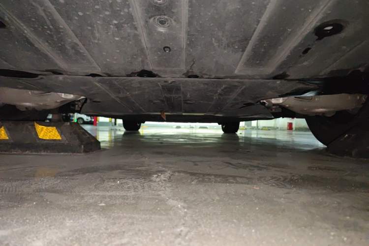 Used XPeng X9 2024 610 Long-Range Pro Chassis Rear