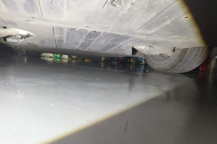 Used XPeng X9 2024 610 Long-Range Pro Chassis Rear