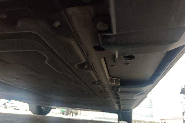 Used XPeng X9 2024 610 Long-Range Pro Chassis Rear Right