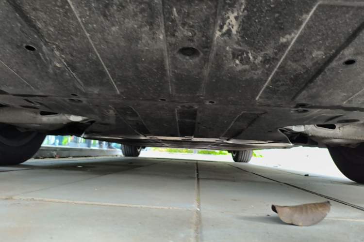 Used XPeng X9 2024 610 Long-Range Max Chassis Rear