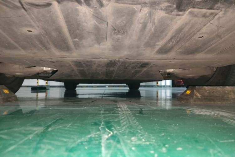 Used XPeng X9 2024 610 Long-Range Pro Chassis Rear