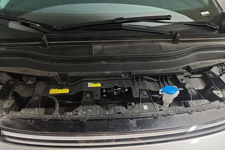 Used XPeng X9 2024 702 Ultra-Long Range Max Engine Bay