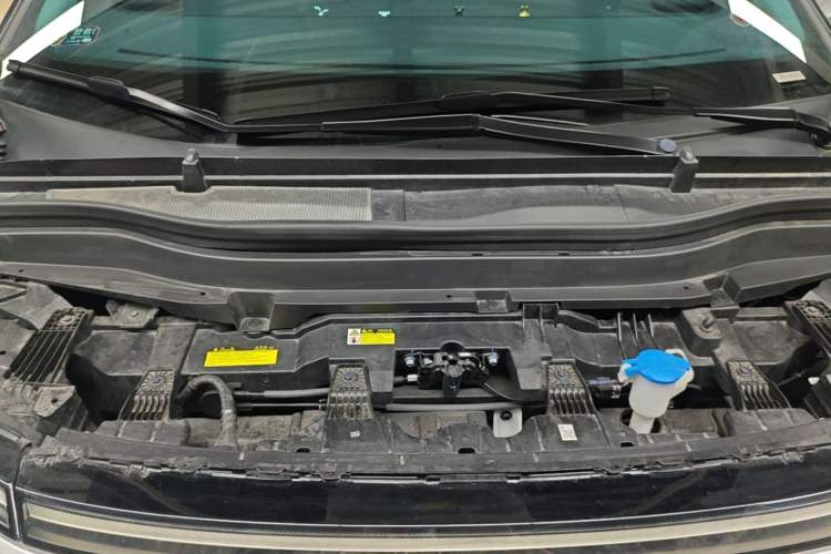 Used XPeng X9 2024 702 Ultra-Long Range Pro Engine Bay