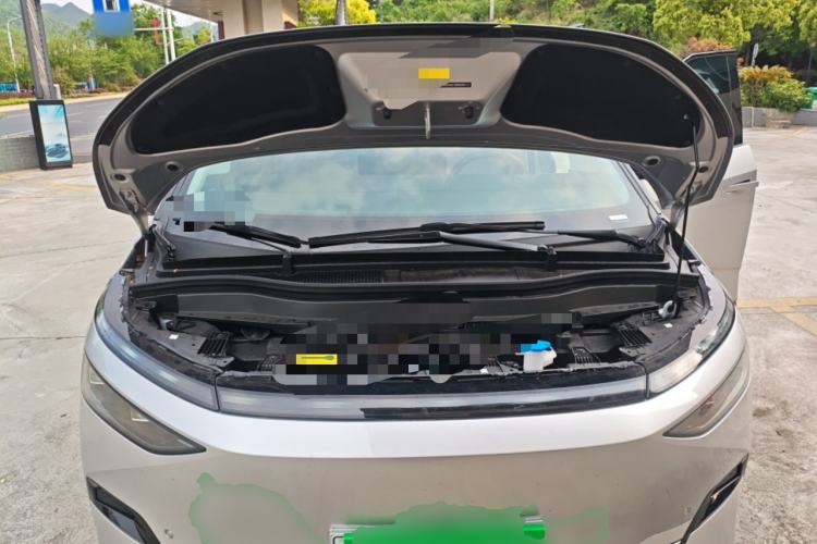 Used XPeng X9 2024 702 Ultra-Long Range Pro Engine Bay