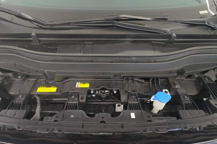 Used XPeng X9 2024 702 Ultra-Long Range Pro Engine Bay