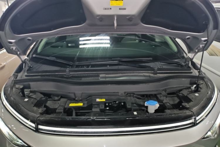 Used XPeng X9 2024 702 Ultra-Long Range Pro Engine Bay
