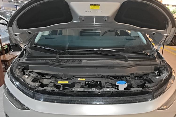 Used XPeng X9 2024 702 Ultra-Long Range Pro Engine Bay