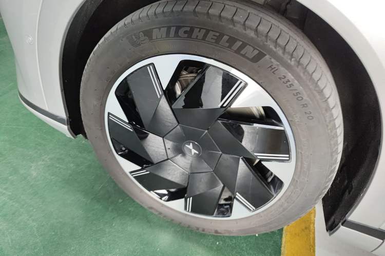 Used XPeng X9 2024 702 Ultra-Long Range Max Exterior 3