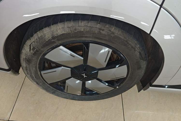 Used XPeng X9 2024 702 Ultra-Long Range Max Exterior 5