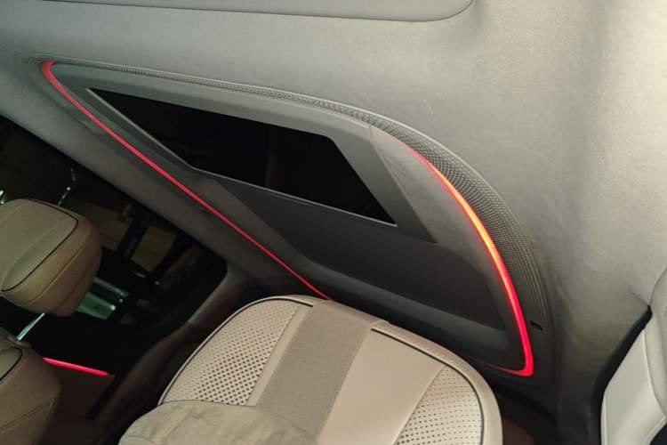 Used XPeng X9 2024 702 Ultra-Long Range Max Headliner