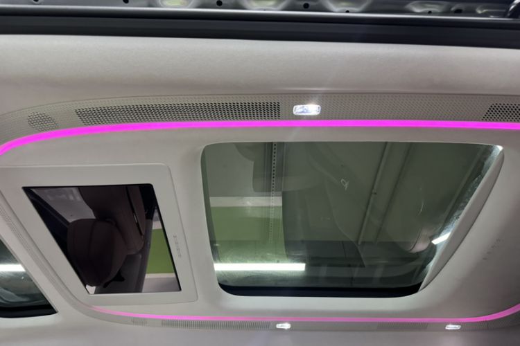 Used XPeng X9 2024 610 Long-Range Pro Headliner