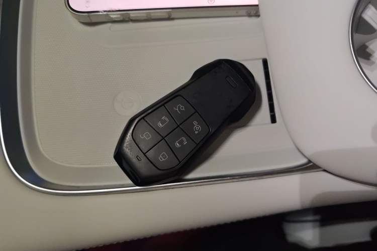 Used XPeng X9 2024 702 Ultra-Long Range Pro Interior 1
