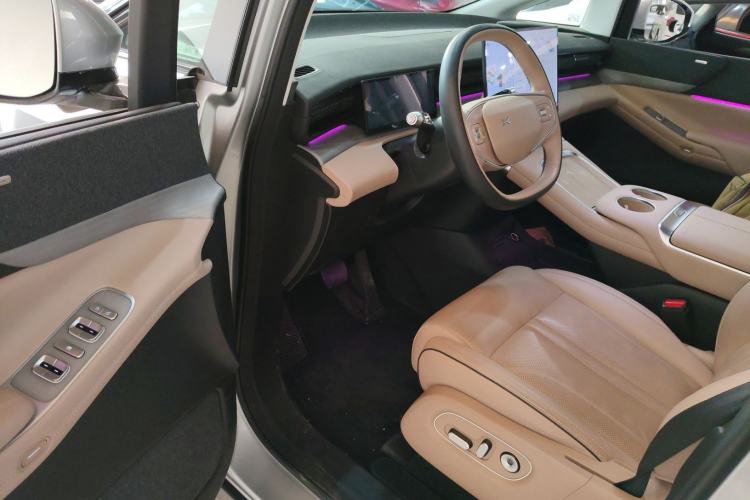 Used XPeng X9 2024 702 Ultra-Long Range Pro Interior 3