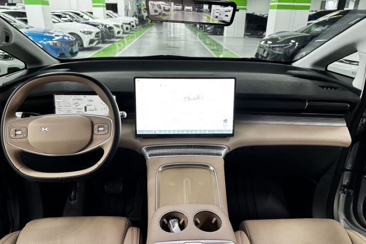 Used XPeng X9 2024 702 Ultra-Long Range Max Interior 5