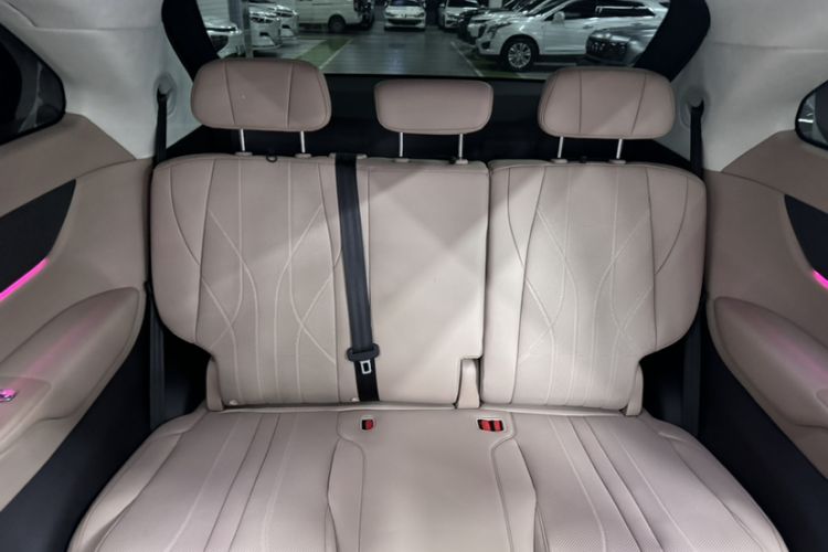 Used XPeng X9 2024 610 Long-Range Pro Interior 7