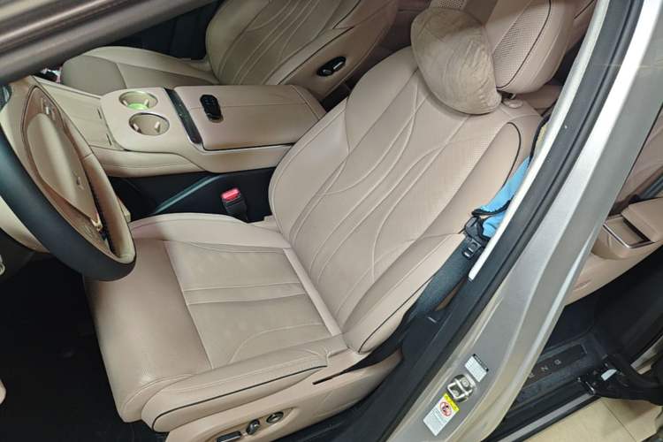 Used XPeng X9 2024 702 Ultra-Long Range Max Left Front Seat