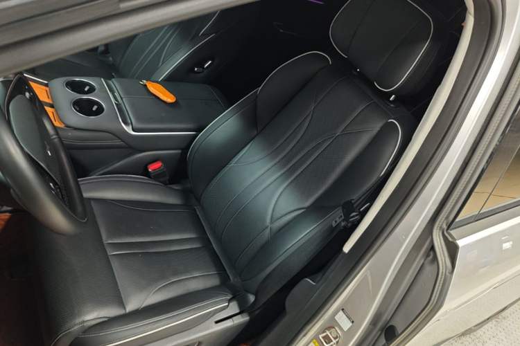 Used XPeng X9 2024 702 Ultra-Long Range Pro Left Front Seat