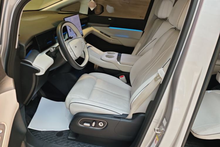 Used XPeng X9 2024 610 Long-Range Pro Left Front Seat