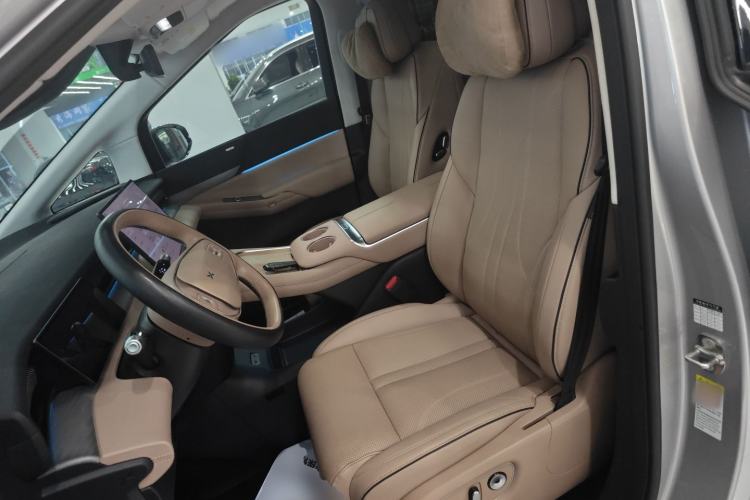 Used XPeng X9 2024 702 Ultra-Long Range Pro Left Front Seat