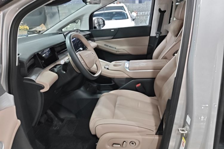 Used XPeng X9 2024 610 Long-Range Pro Left Front Seat