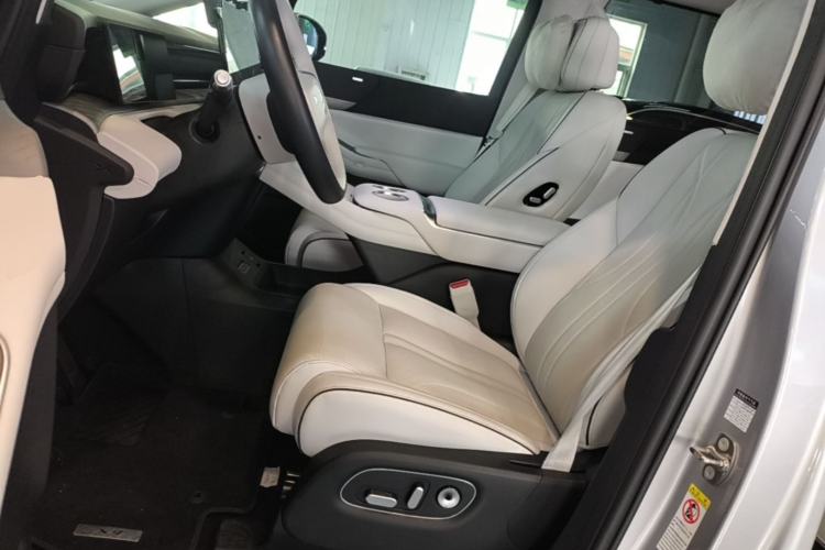 Used XPeng X9 2024 702 Ultra-Long Range Pro Left Front Seat