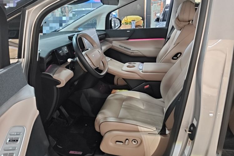 Used XPeng X9 2024 702 Ultra-Long Range Pro Left Front Seat