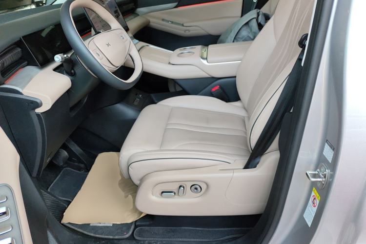 Used XPeng X9 2024 702 Ultra-Long Range Max Left Front Seat