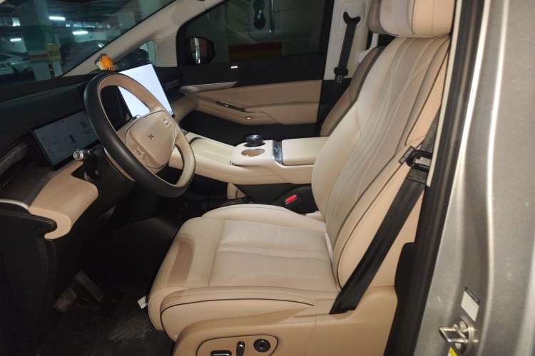 Used XPeng X9 2024 610 Long-Range Pro Left Front Seat