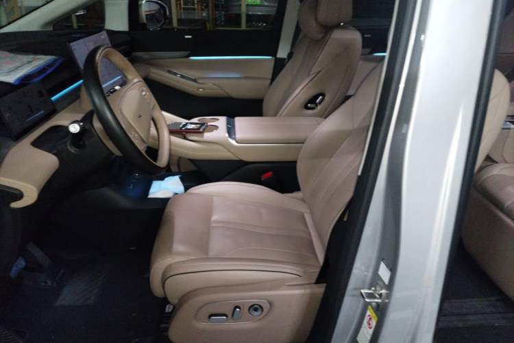 Used XPeng X9 2024 640 All-Wheel Drive High-Performance Max Left Front Seat
