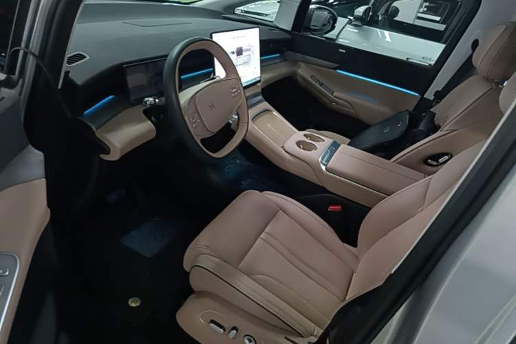 Used XPeng X9 2024 702 Ultra-Long Range Max Left Front Seat
